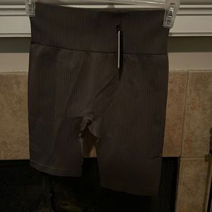 Impulse seamless booty shorts